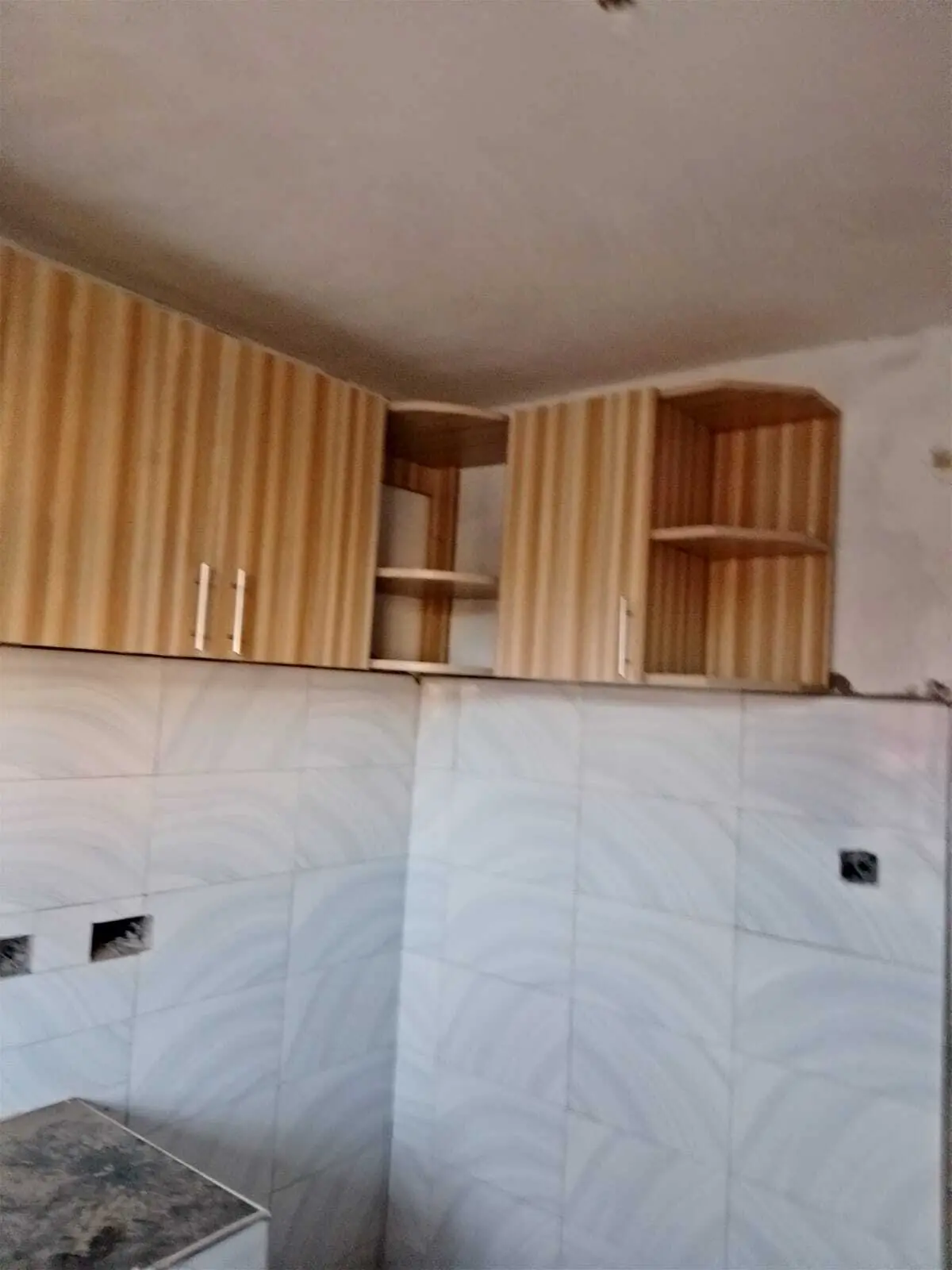 Fitted kitchen cabinetry